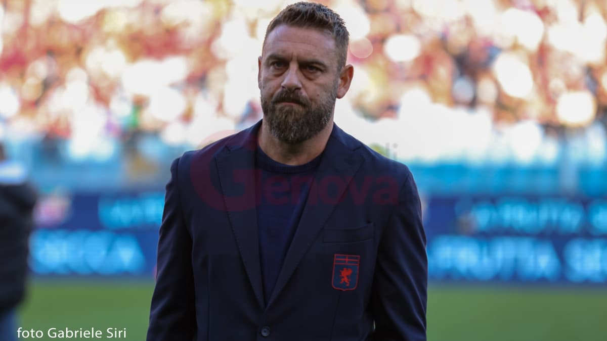 Il Genoa riparte dalla rabbia. Ma De Rossi avverte la Lazio e i suoi: “Niente alibi dagli arbitri. A Roma per giocarcela alla pari”