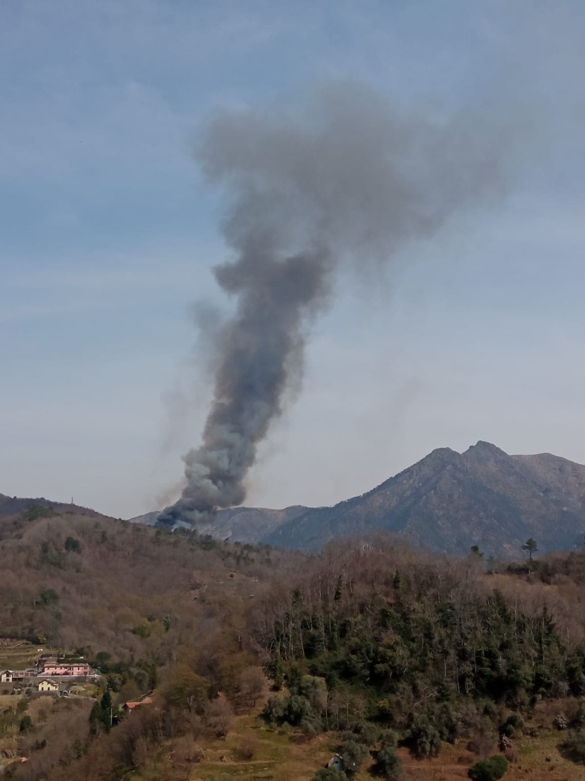 Emergenza roghi in Liguria: 167 casi nei primi sette mesi, bruciati 611 ettari