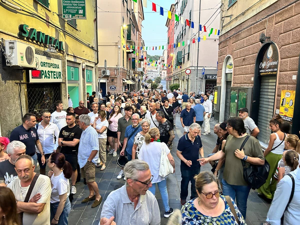 Sicurezza, nuova manifestazione a San Fruttuoso: sabato piazza Martinez al centro del confronto
