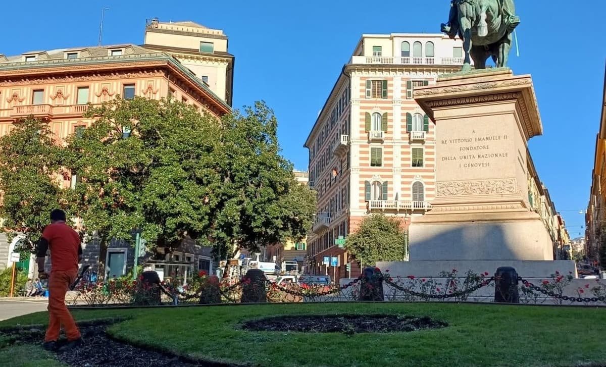Il ‘regalo’ di Esselunga a Genova: centomila euro per la grande aiuola di piazza Corvetto