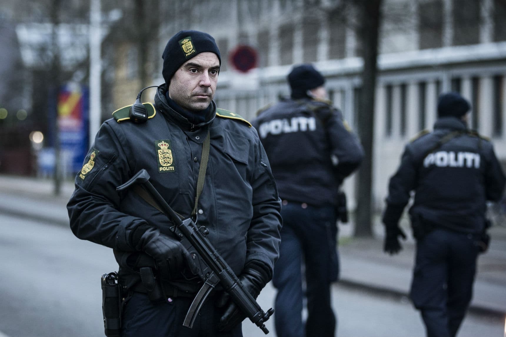Droni avvistati a Copenaghen: chiuso il perimetro attorno all'ambasciata USA. Vertice Nato in corso