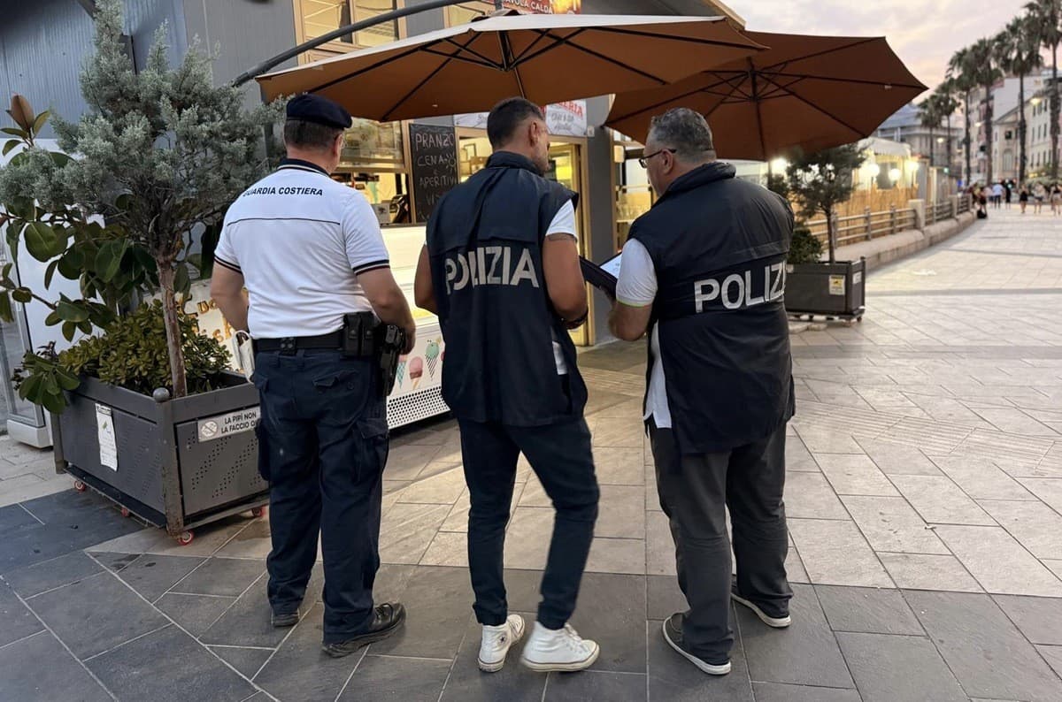 Ponente, maxiblitz interforze sulle spiagge e nei locali: 124 persone controllate e 17mila euro di multe
