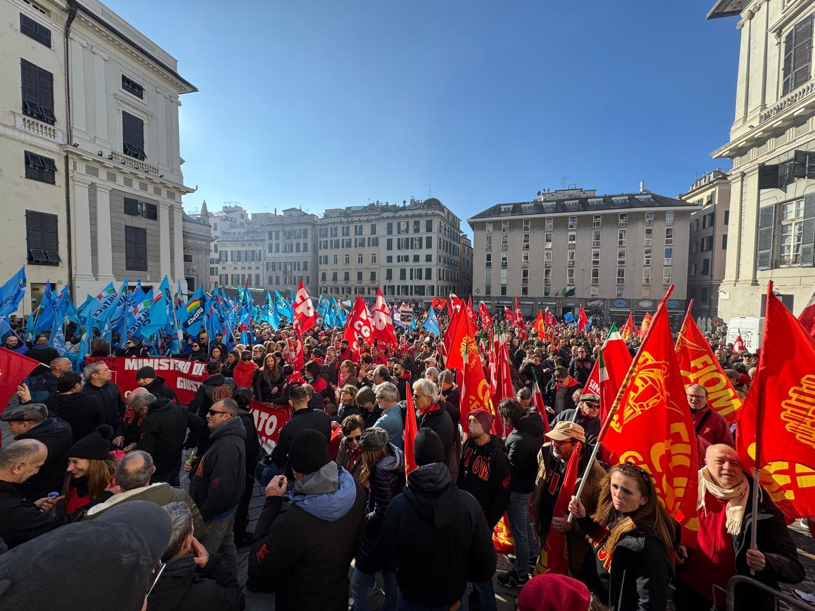 Vetromeccaniche Italiane verso la chiusura, a rischio 22 posti di lavoro: giovedì il presidio a Molassana