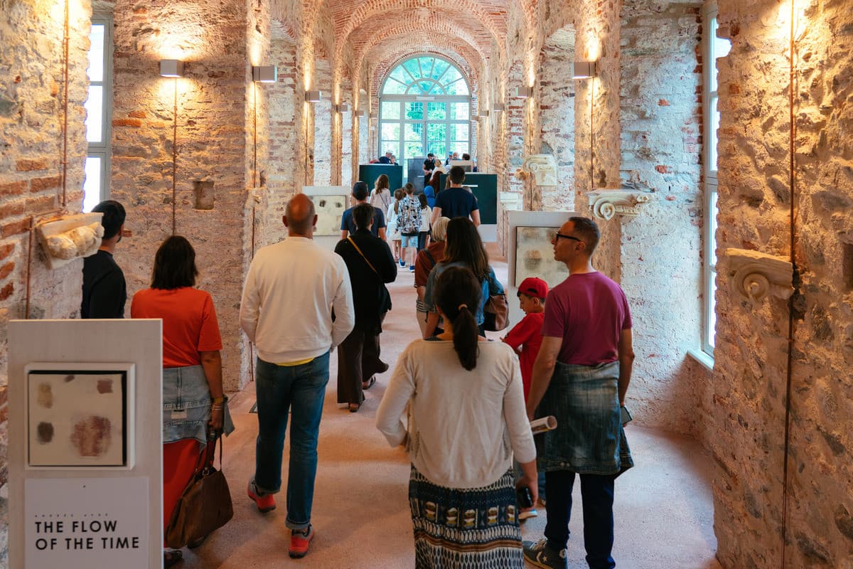 Visite serali, yoga al tramonto, laboratori creativi… il Castello di Casotto apre tutti i giorni 