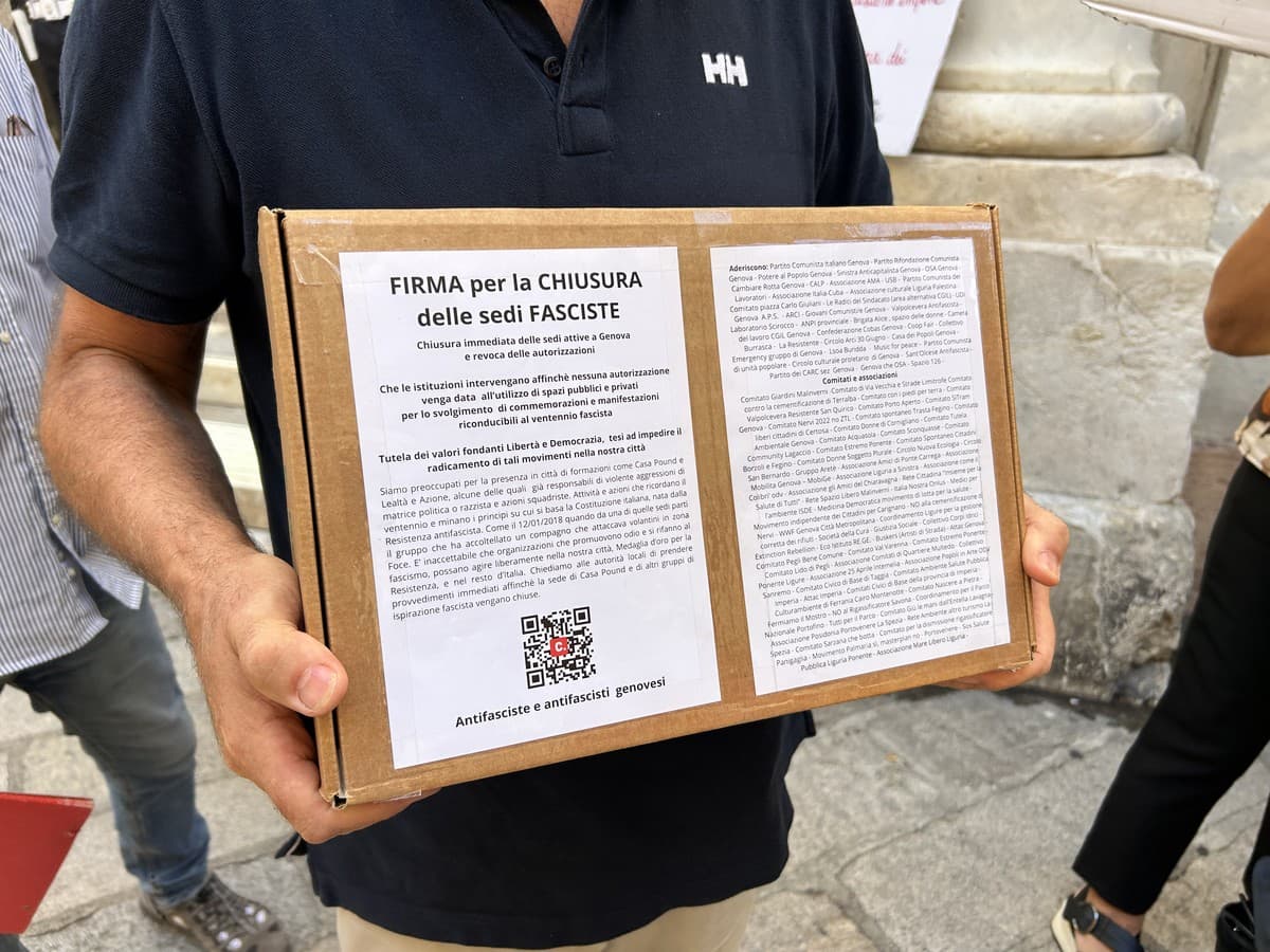 Diecimila firme contro le sedi neofasciste, domani la consegna in Prefettura