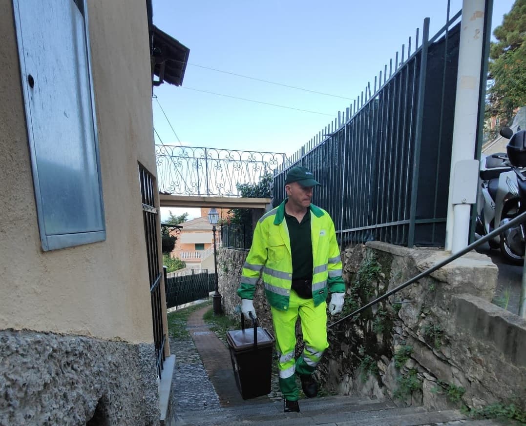 Pieve Ligure, rivoluzione per la raccolta differenziata: arrivano i nuovi mastelli