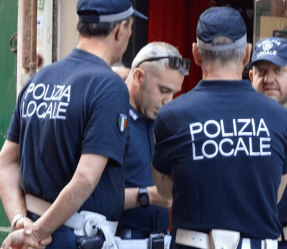 Discoteca abusiva al Righi: blitz della Polizia Locale nella movida genovese