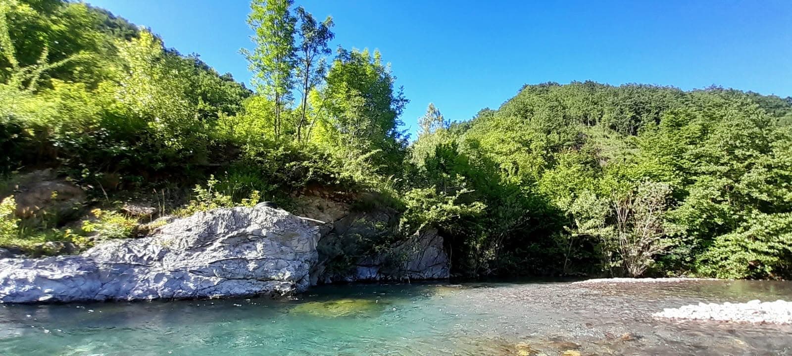 Bagni nei fiumi e nei torrenti dell’entroterra ligure: dove cercare refrigerio lontano dal mare