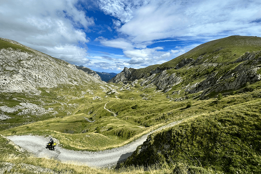 La Via del Sale, una strada sospesa tra le Alpi e il Mediterraneo
