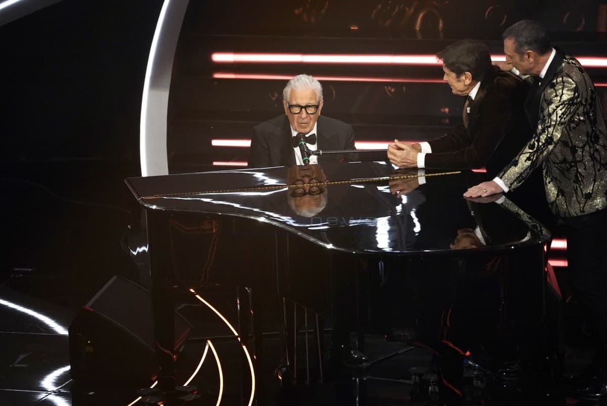 Addio a Peppino di Capri, morto a 87 anni: due volte vincitore di Sanremo e protagonista della musica italiana