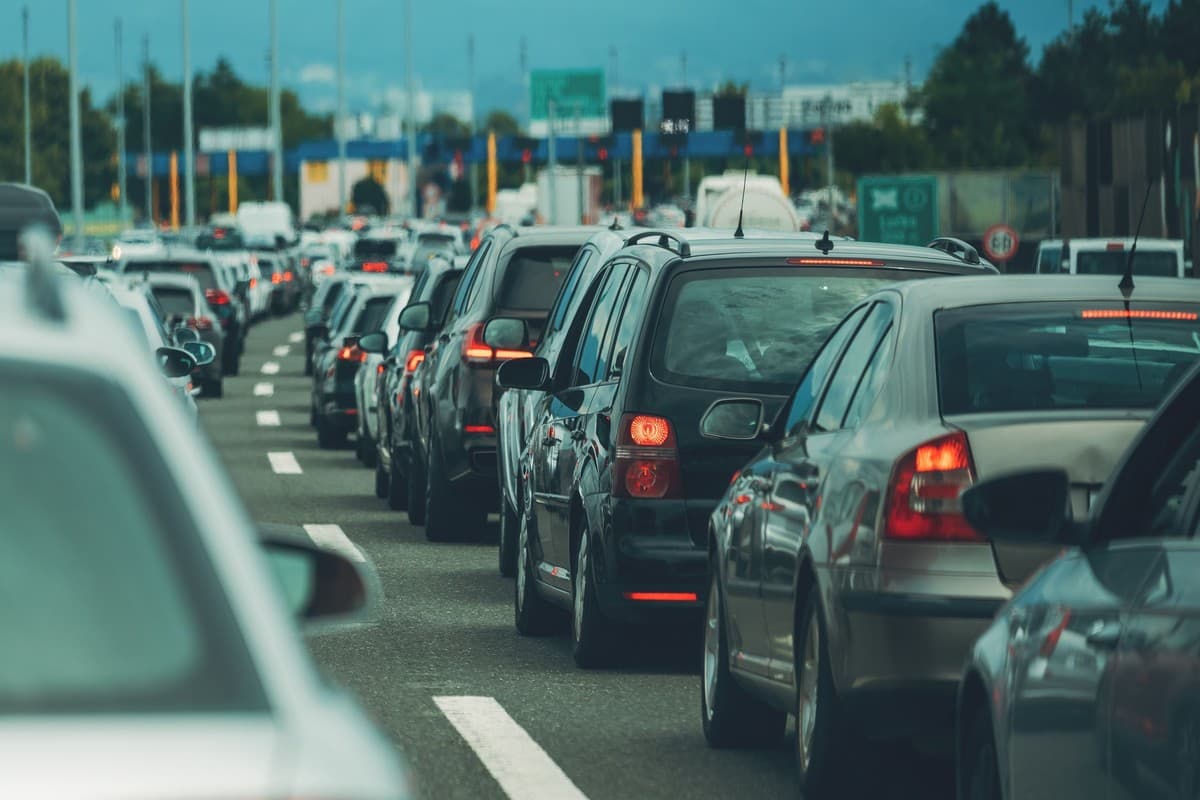 Autostrada A12, scontro tra veicoli: un ferito e traffico congestionato