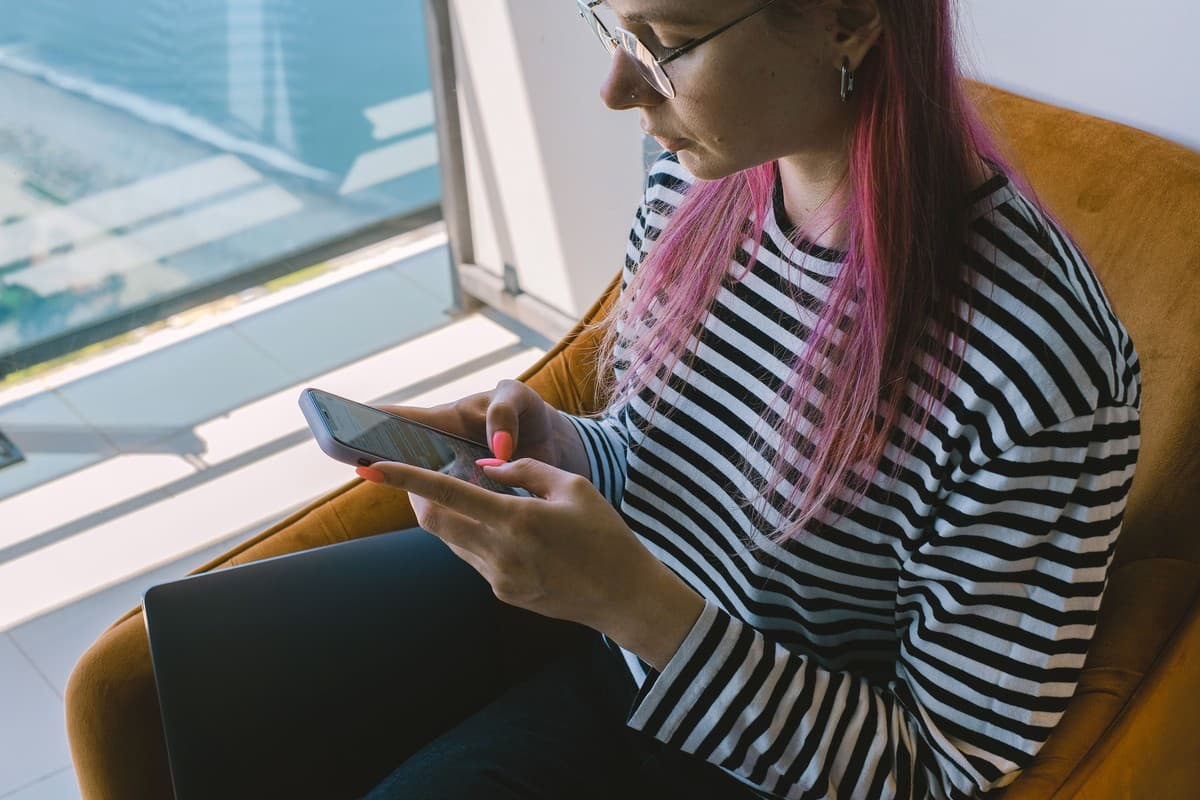 Gen Z - Il mondo dei giovani - Quando l’intelligenza artificiale smette di essere uno strumento e diventa un  confidente