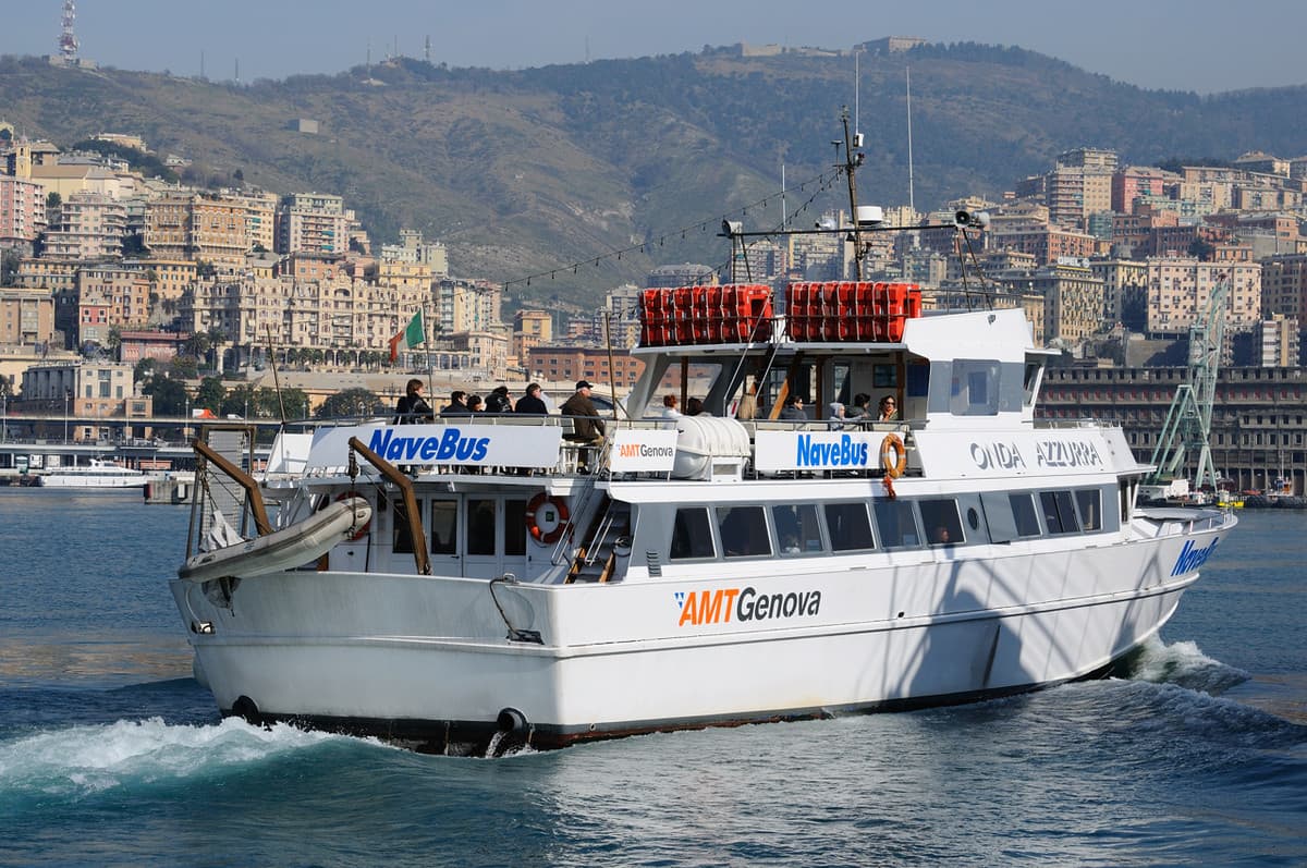 Piano di risanamento AMT: dal 1° luglio si fermano Navebus, Taxibus e la Navetta del Lagaccio