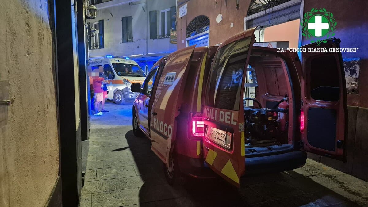 Centro storico, incendio in un appartamento di via Ravecca