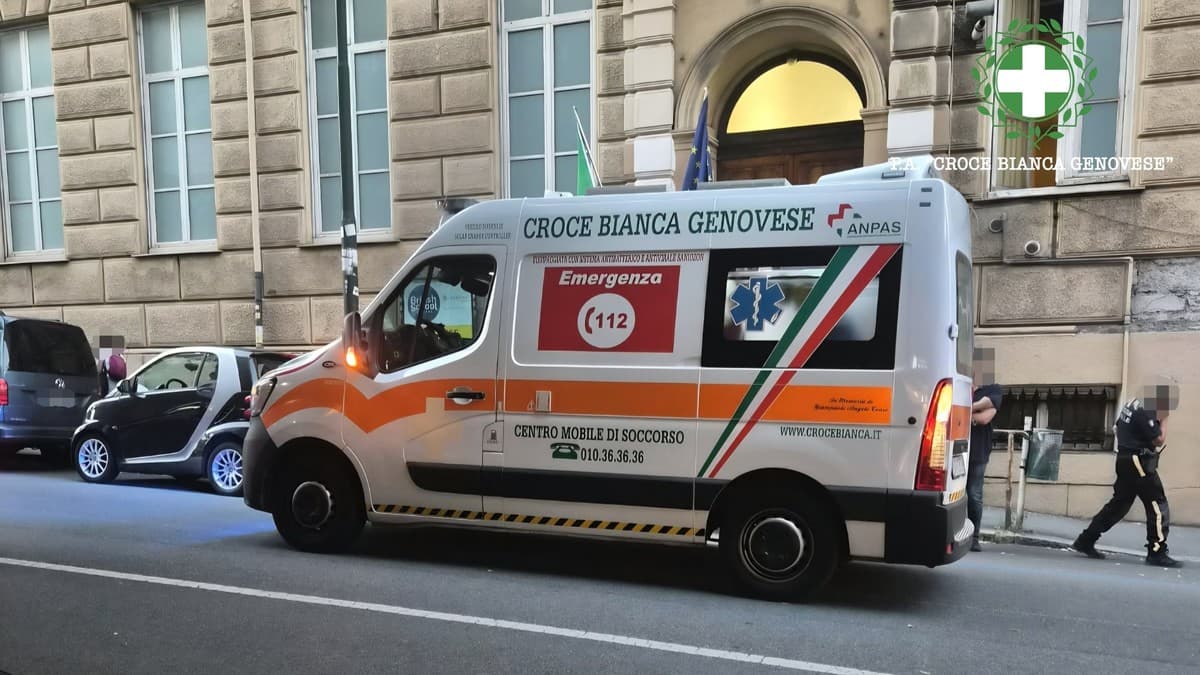 Castelletto, 85enne investito sulle strisce in corso Firenze: portato in codice giallo al San Martino