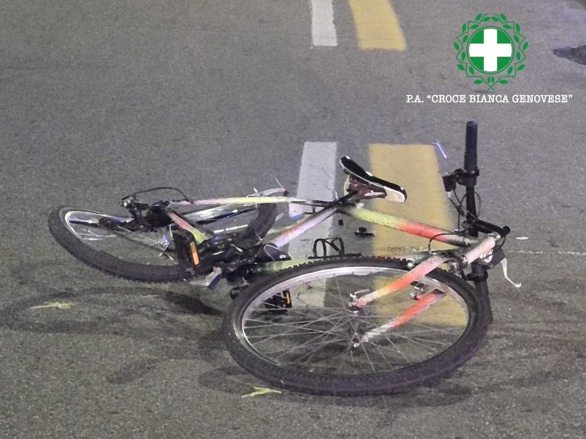 Via Gramsci, ciclista di 29 anni investita da un’auto nella notte