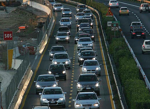 Bollo auto e moto, il governo vara l’esenzione per il 2027: coinvolti 14,5 milioni di veicoli