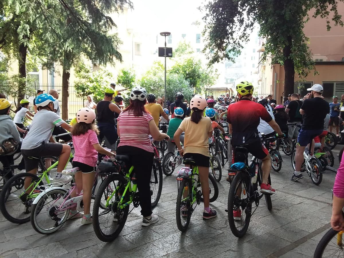 Domani “Pedaliamo per la pace”: in bicicletta da De Ferrari alla Sala Chiamata del Porto