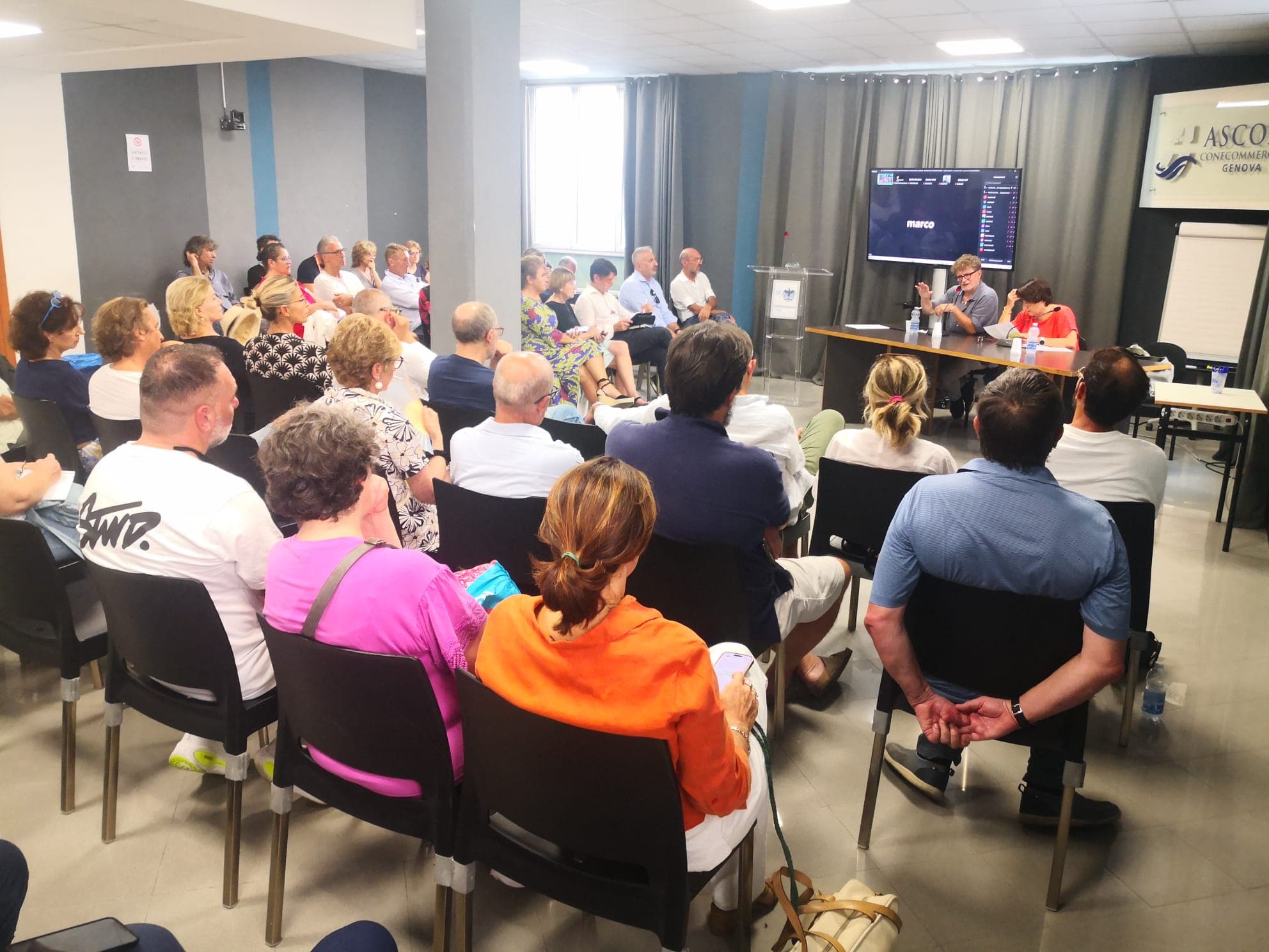 Rifiuti, Confcommercio al Comune: “Collaboriamo, ma il servizio Amiu sia all’altezza”