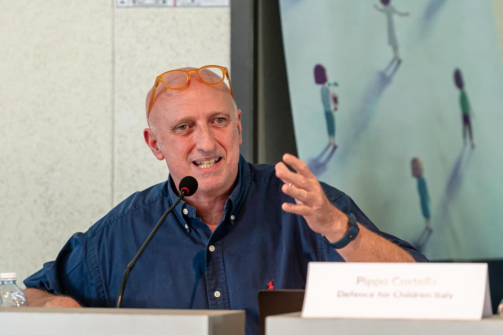 Defence for Children risponde a Vannacci: raccolte duemila firme per l'accoglienza e contro le ronde razziste