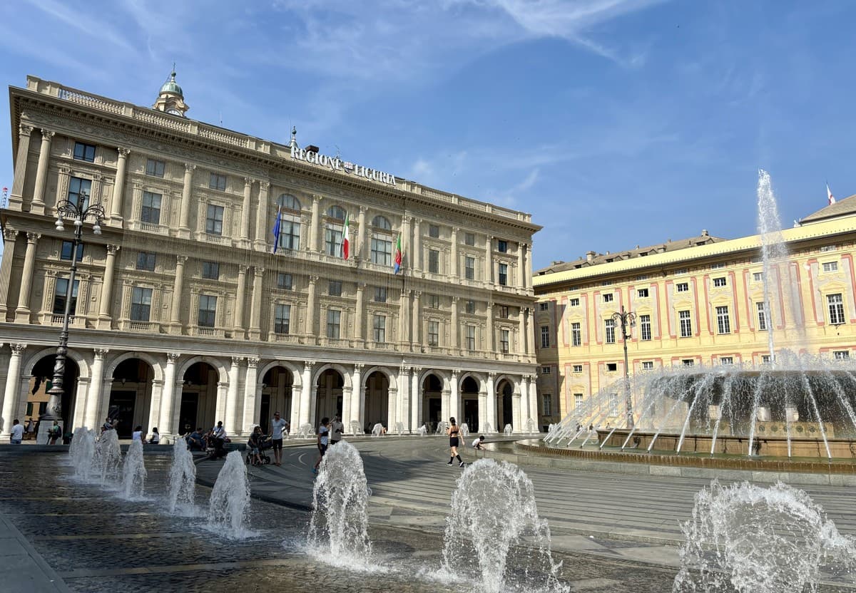 Spese della Giunta, è scontro sui 5 milioni: Natale attacca Bucci, il centrodestra replica “Sono arretrati dei dipendenti”