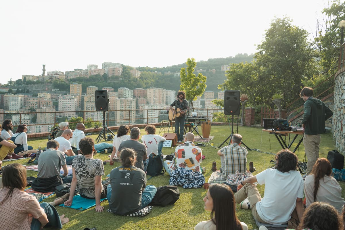 La musica che ci gira intorno - Sofar Genova, concerti segreti e musica senza pregiudizi: così i talenti si fanno ascoltare