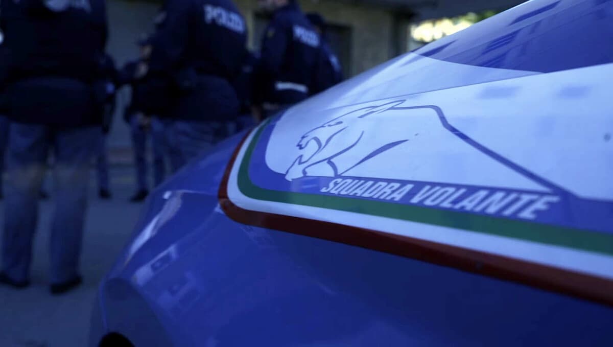 Carignano, spacca i finestrini della auto in sosta per rubare: bloccato 31enne