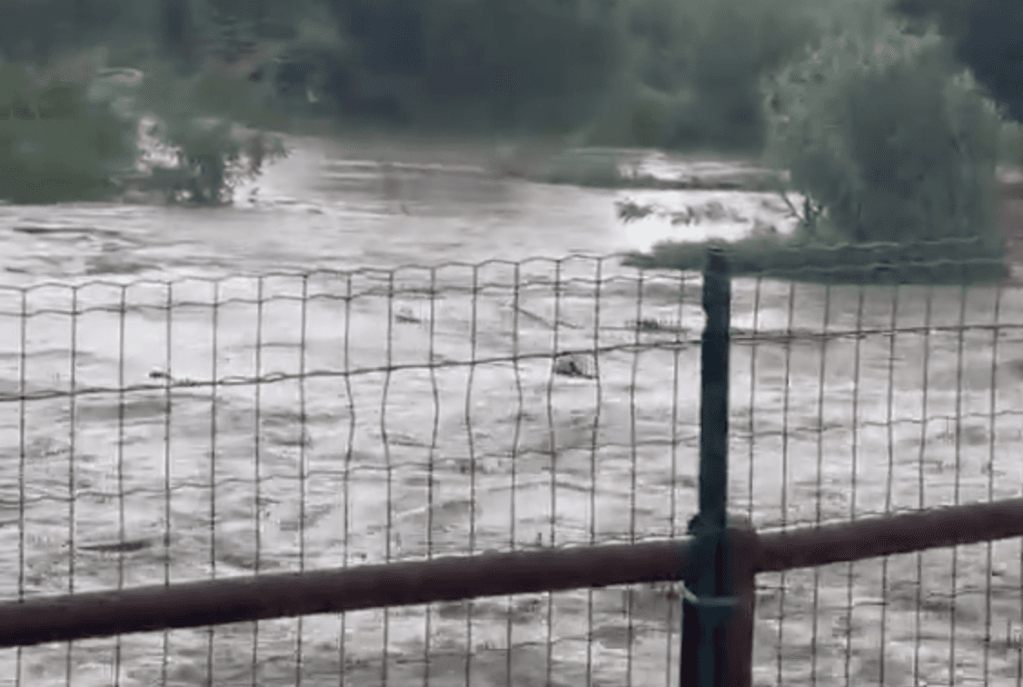 Maltempo, a Calvari esonda il torrente Lavagna [VIDEO]