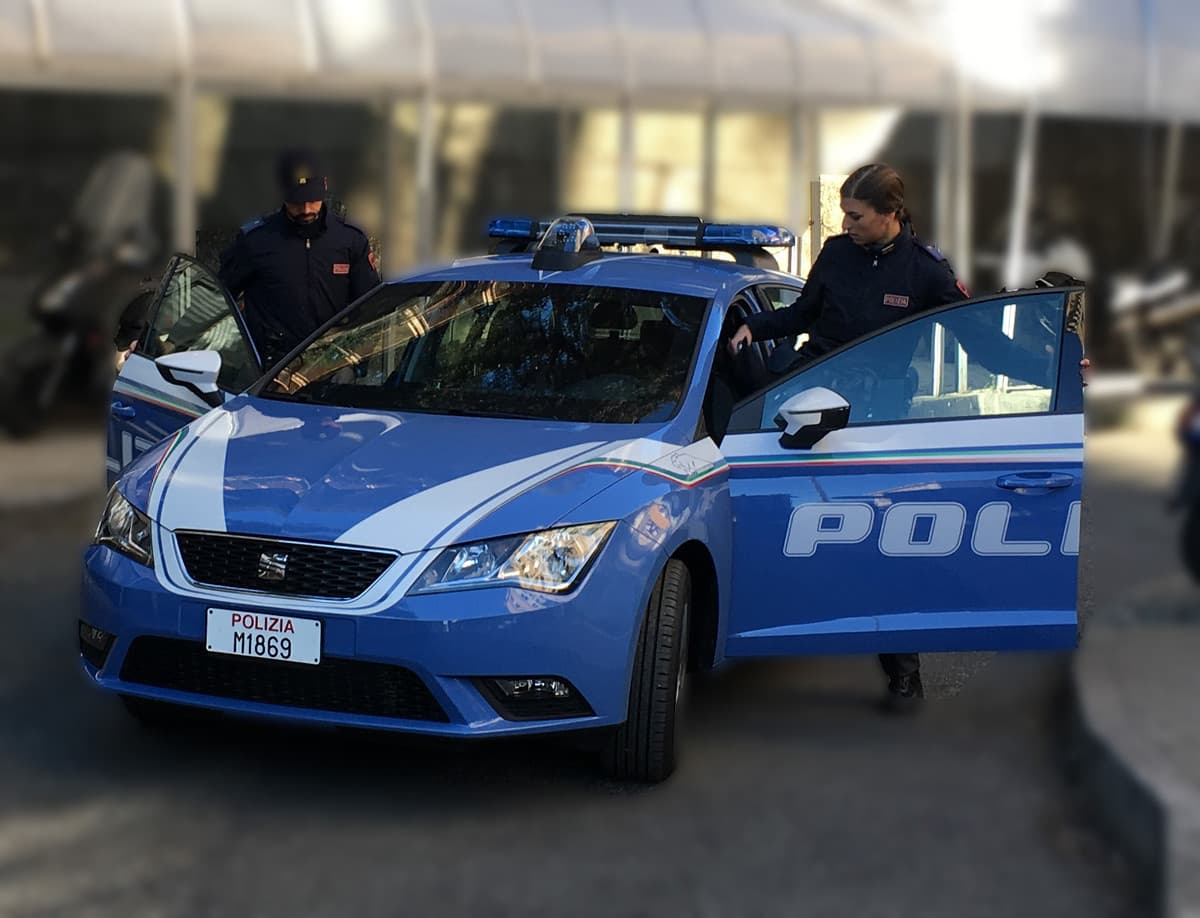 Sampierdarena, scippa la catenina a una donna e spruzza lo spray urticante al marito: arrestato 31enne
