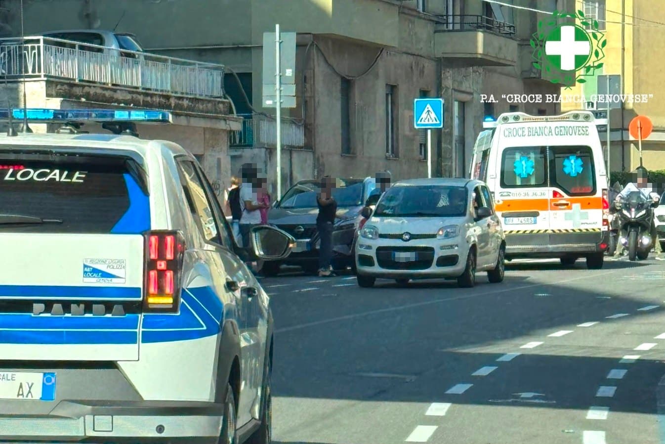 Investito mentre attraversa via Amendola, 93enne in gravi condizioni al San Martino