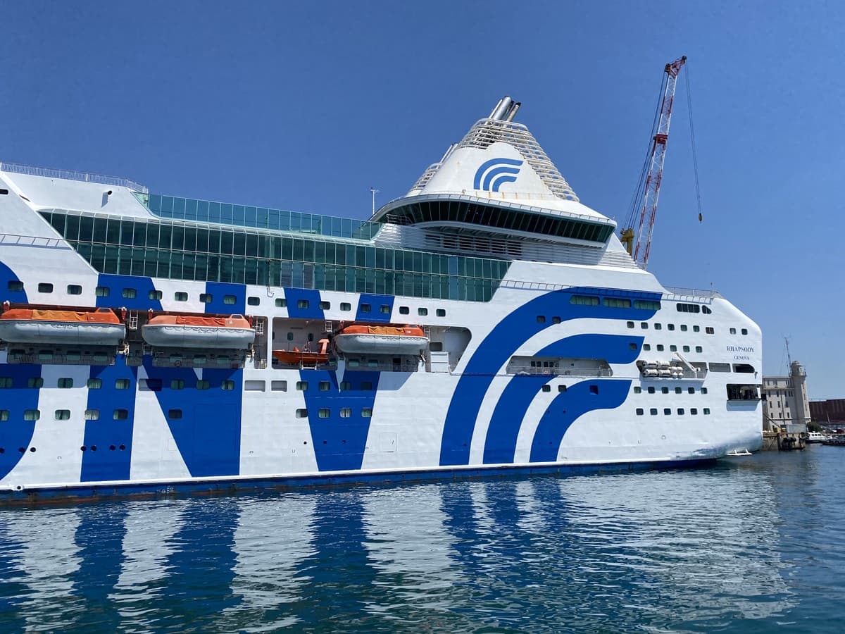 Baionetta nascosta nella moto, fermato prima dell'imbarco per Genova