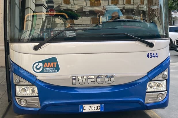Autobus cancellati senza preavviso nel Tigullio e nel Golfo Paradiso: i consiglieri metropolitani chiedono conto ad AMT