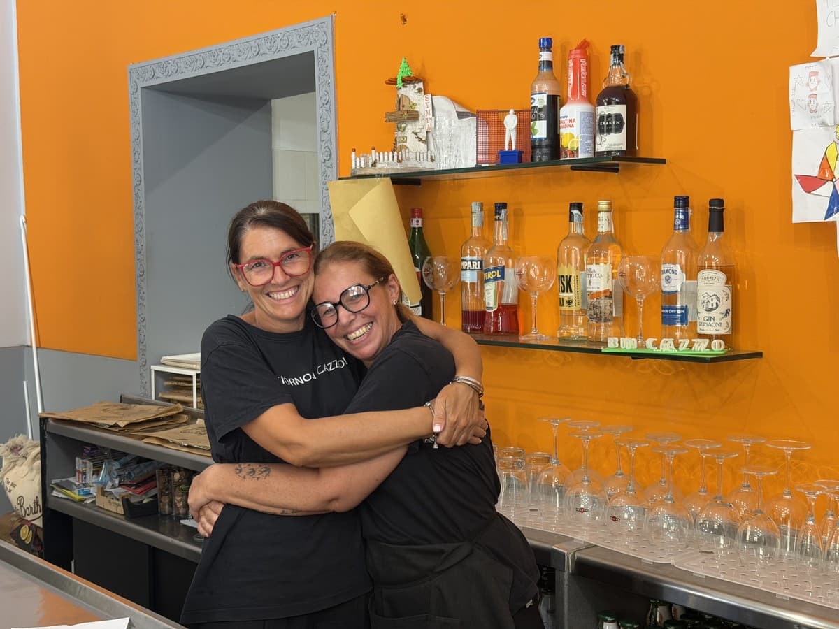 Multedo, gli ultimi cappuccini del Sympa Bar: “Costrette a chiudere per motivi di salute”