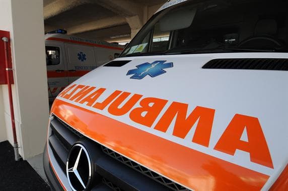 Sestri Ponente, scontro tra scooter all'alba: 53enne al San Martino