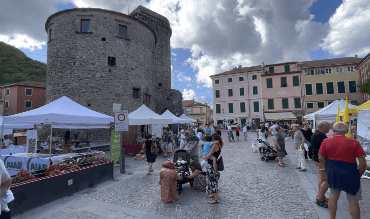 Turismo, la prima domenica di ottobre la “Caccia ai tesori arancioni” in sei borghi della Liguria 