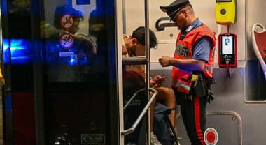 Operazione massiccia contro le bande giovanili: 539 arresti e sequestri di armi, droga e denaro in 44 province