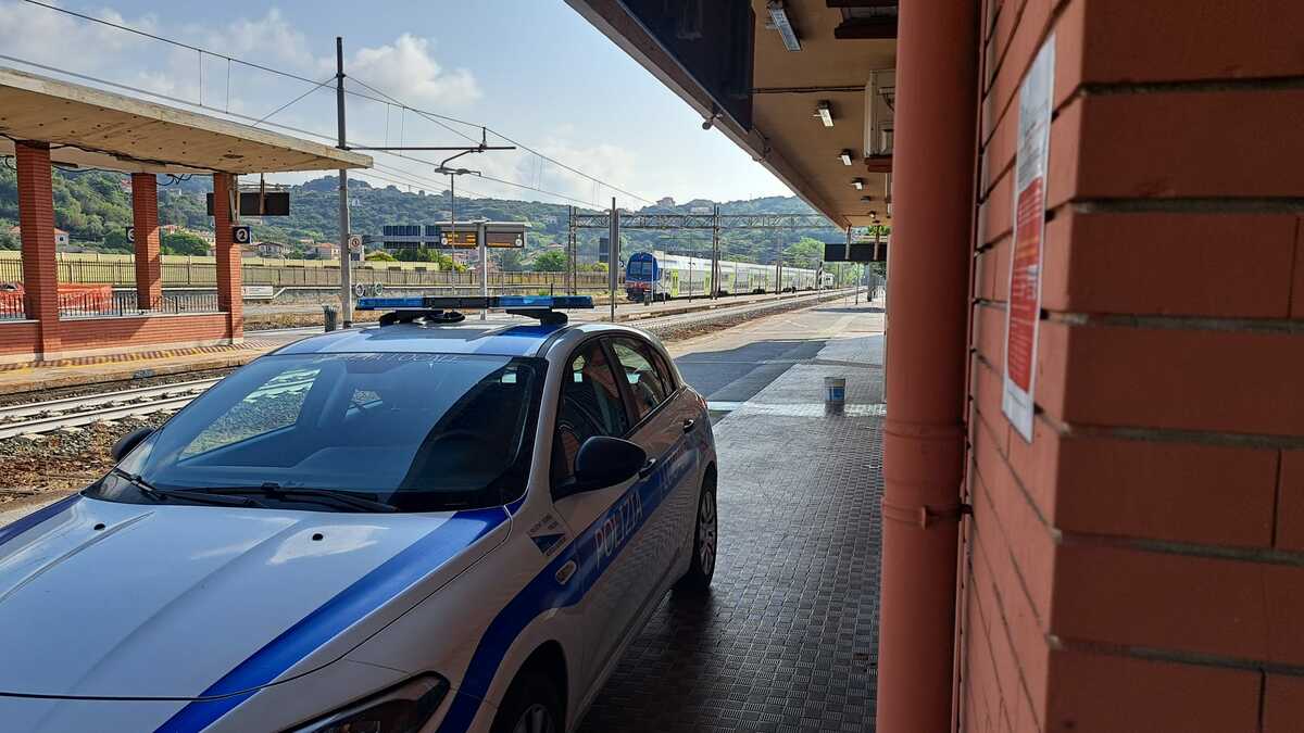 Dramma in stazione ad Albisola, fissato l'ultimo saluto al 23enne Simone Scarrà