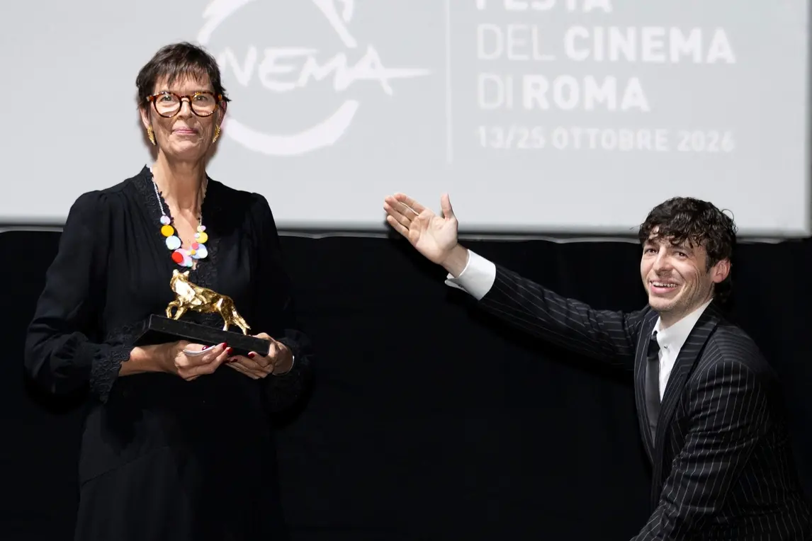 Roma 2026: Clio Barnard domina alla Festa del Cinema, riconoscimenti per Kasia Smutniak e Paolo Pierobon