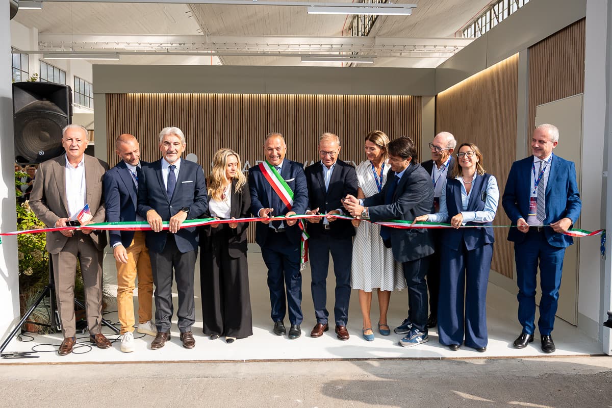 Testa, mani e futuro: SMARTT VAlley riporta i giovani dentro la fabbrica: «Senza la manifattura un Paese si deprime»