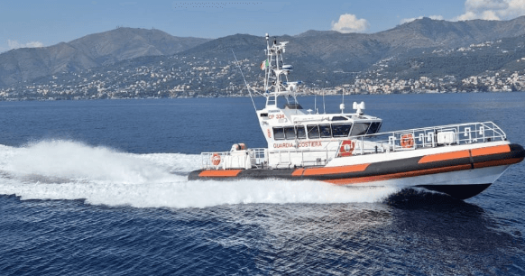 Ferragosto, la Guardia Costiera schiera uomini e mezzi sulle coste della Liguria e sui grandi laghi