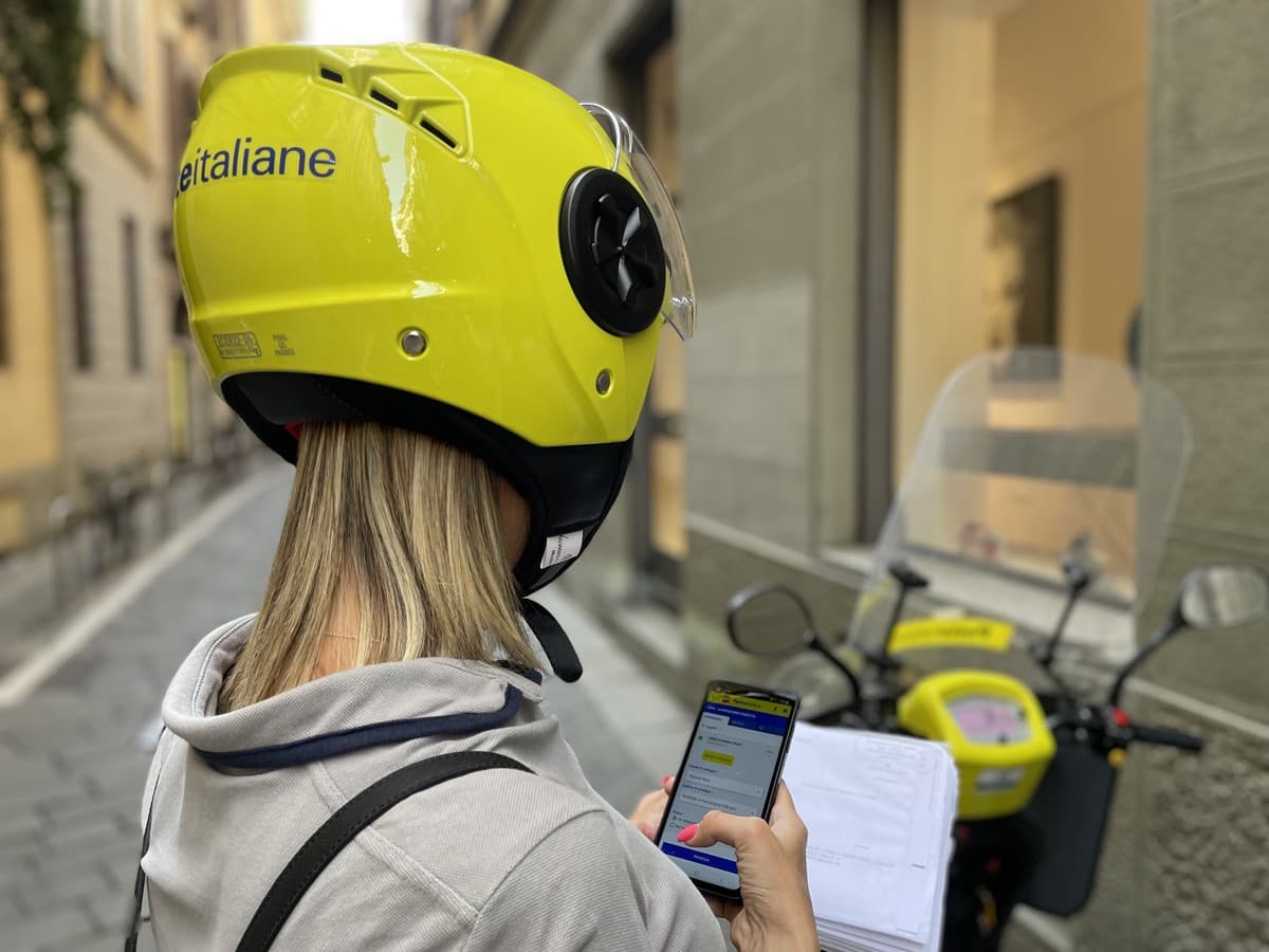 Caldo e consegne, Poste: “Pause obbligatorie, borracce ed esoneri per over 60 e lavoratori fragili”