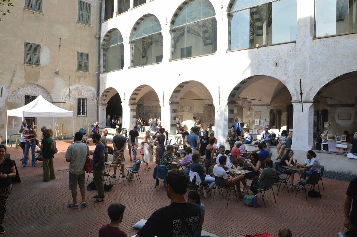 Torna al Chiostro di Santa Maria di Castello "La Città di Carta"