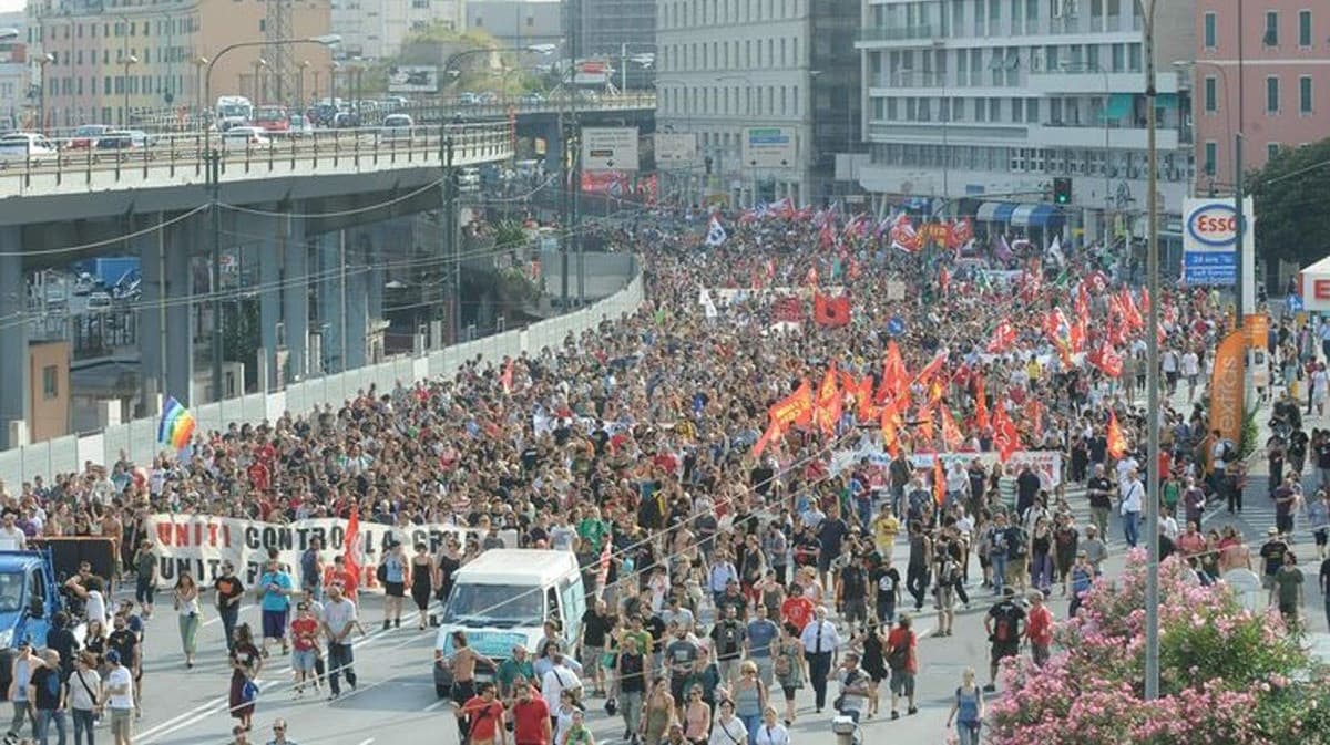 G8, “in ogni caso nessun rimorso”: oggi il corteo nazionale attraversa i luoghi simbolo del 2001, dalla Diaz a piazza Alimonda