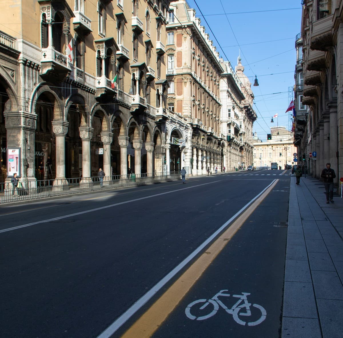 Taccheggio in centro con il Suv mai restituito al noleggio: due arresti della Polizia Locale