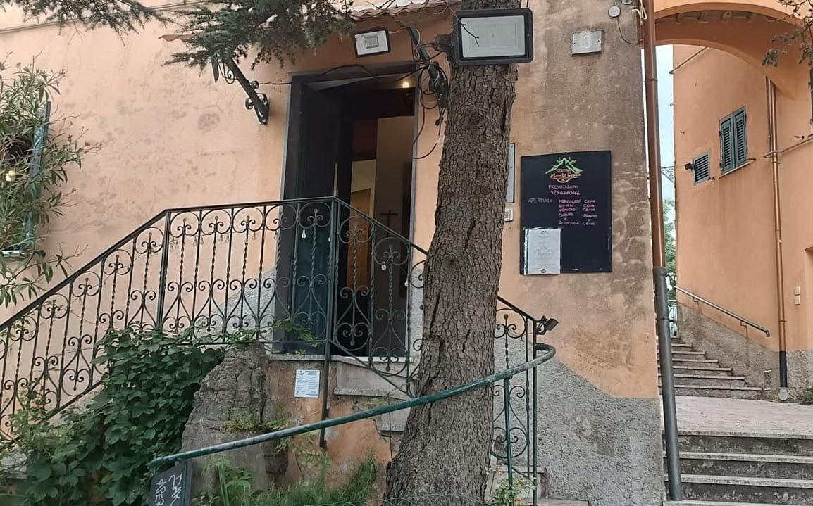 Sestri Ponente, chiude l’Osteria del Monte Gazzo: “Non era sostenibile, ci siamo dovuti arrendere”