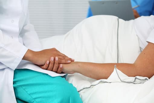 In Liguria la maternità si sposta sempre più avanti, una donna su dieci partorisce oltre i 40 anni