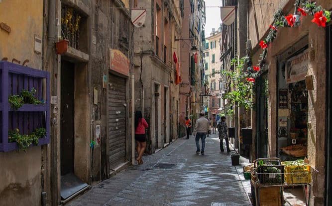 Sicurezza in Centro Storico, la passeggiata dei residenti per chiedere vivibilità