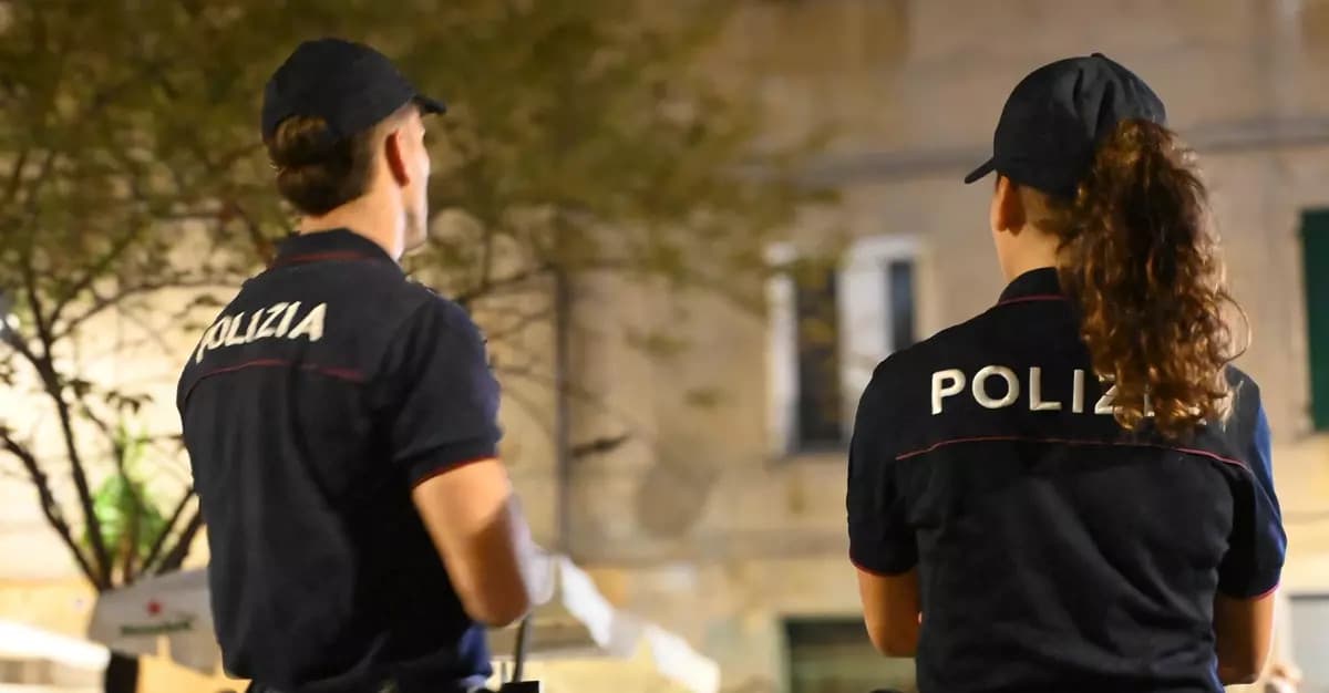 Piazza Pallavicini, seguito dopo essere sceso dal bus e rapinato di telefono e catenina: due denunciati