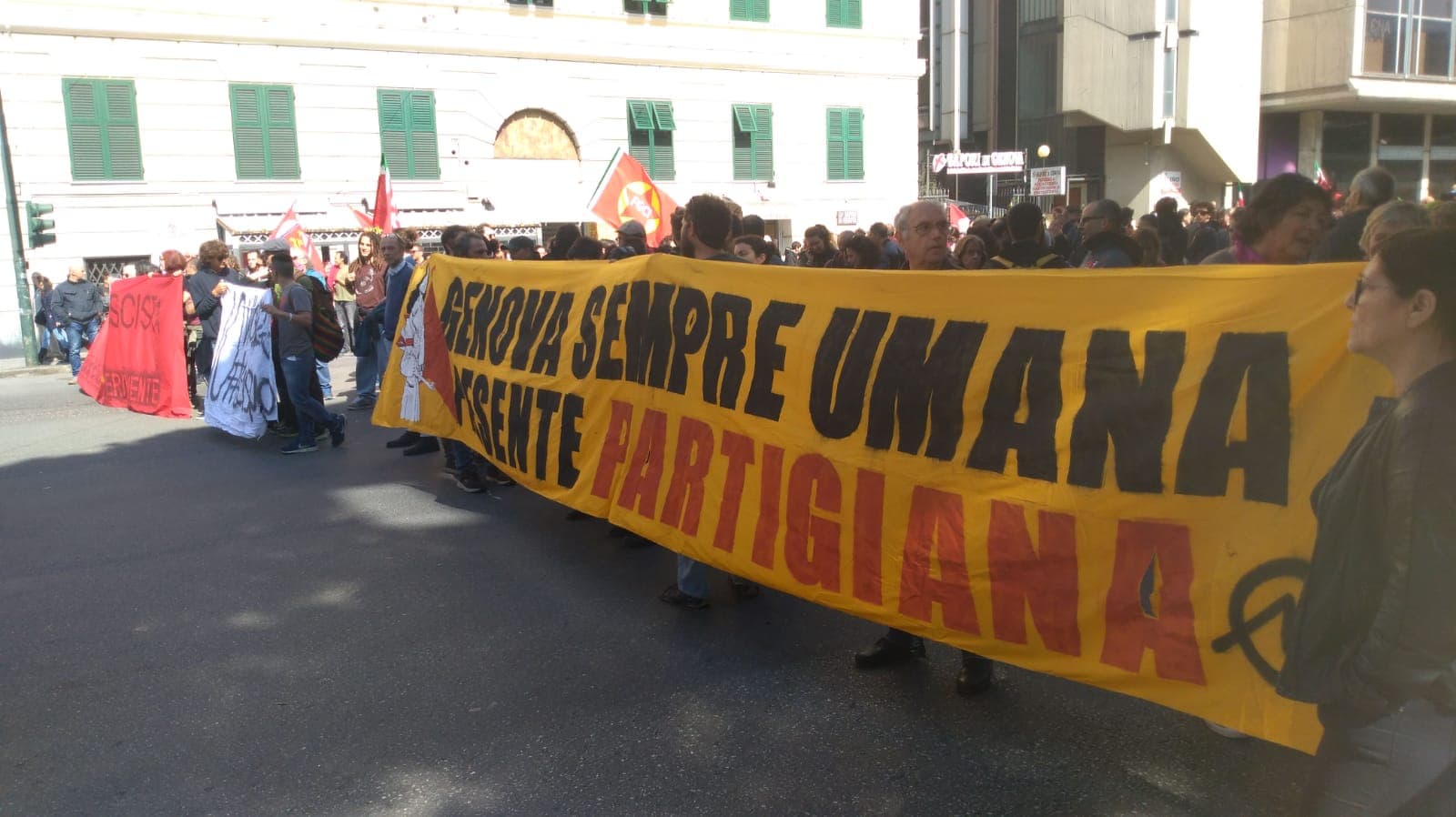 30 giugno 1960, Genova ricorda la rivolta contro il congresso del Msi: corteo di Cgil e Anpi, poi la manifestazione di Genova Antifascista