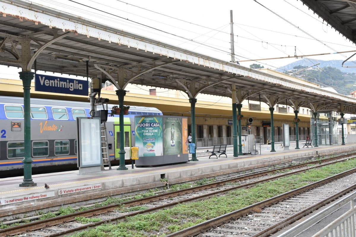Maltempo, circolazione ferroviaria sospesa sulla Genova-Ventimiglia